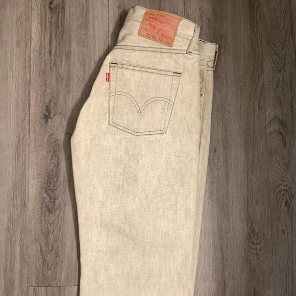 Levi’s - Picture 2 of 5